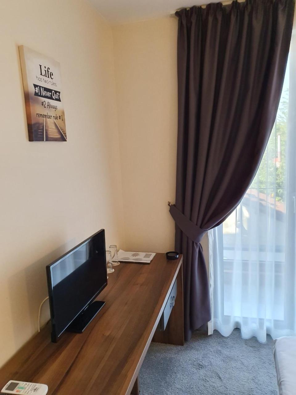 Family Hotel Novel City Burgas Room photo