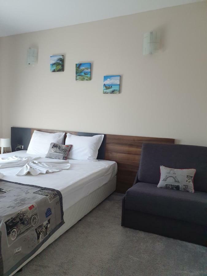 Family Hotel Novel City Burgas Room photo